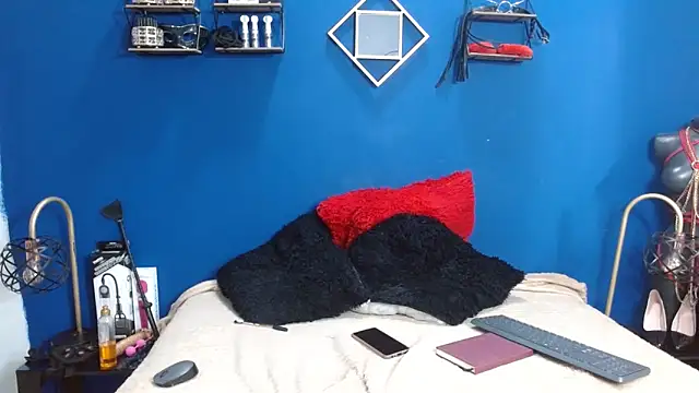 Aynle-toms online show from 9, 3, 2025