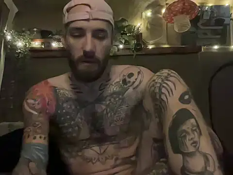 Snapshot of Tuhands chatting on 8, 3, 2025 Tuhands online show from 8, 3, 2025