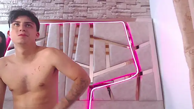 mia and austin online show from 14, 3, 2025