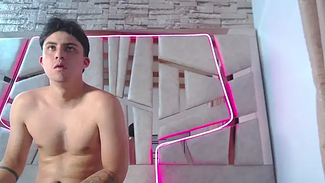 mia and austin online show from 20, 3, 2025