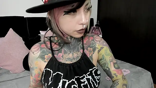 NikkiRamone online show from 31, 1, 2025