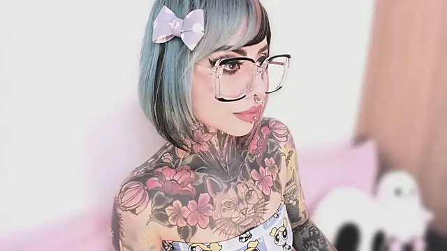 NikkiRamone online show from 8, 10, 2025