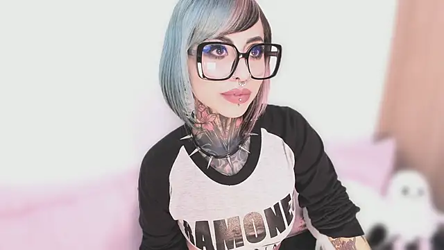 NikkiRamone online show from 7, 10, 2025