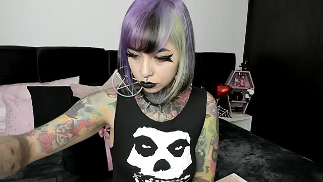 NikkiRamone online show from 15, 2, 2025