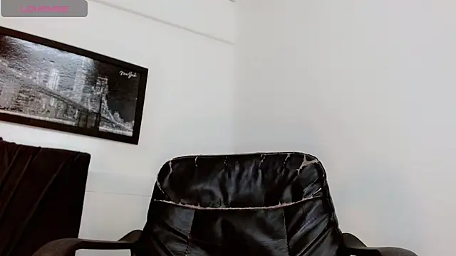 Snapshot of Diosiris_Riannys chatting on 4, 12, 2024 Diosiris Riannys online show from 4, 12, 2024