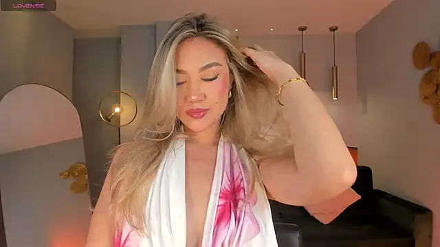 RebeccaHudson online show from 2, 12, 2025