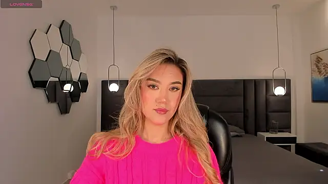 RebeccaHudson online show from 8, 2, 2026