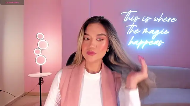 RebeccaHudson online show from 13, 3, 2025