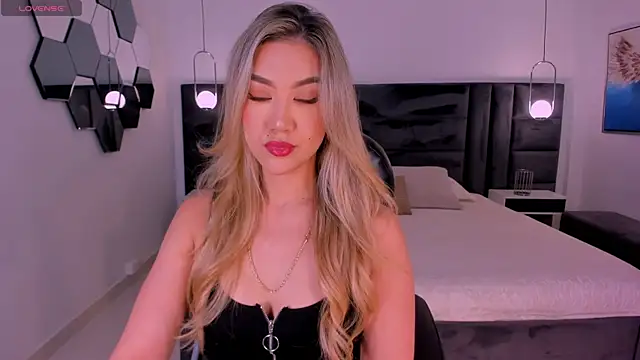 Snapshot of RebeccaHudson chatting on 15, 6, 2026 RebeccaHudson online show from 15, 6, 2026