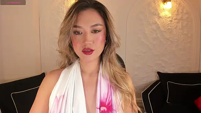 RebeccaHudson online show from 10, 9, 2025