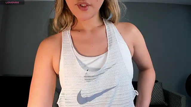 RebeccaHudson online show from 17, 3, 2026