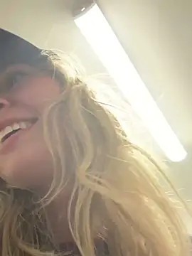 M1ssyk1ssy online show from 4, 1, 2025