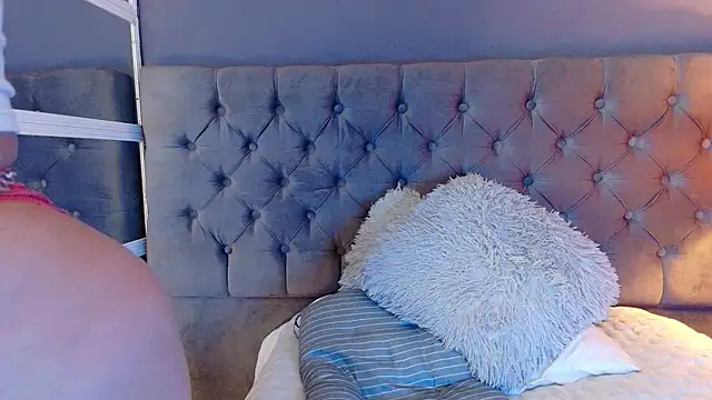 LanaBigTitties online show from 28, 9, 2025