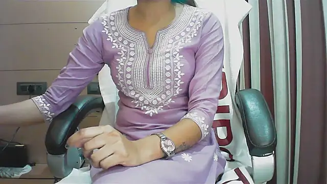 Snapshot of collage_hoty chatting on 13, 1, 2026 collage hoty online show from 13, 1, 2026