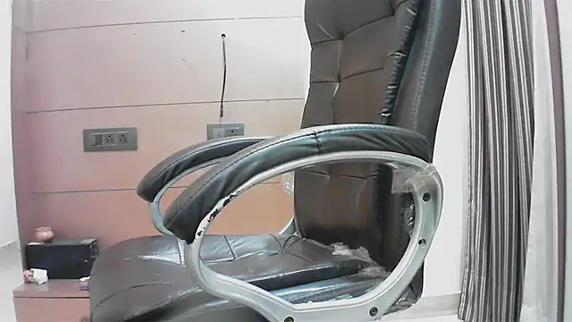 Snapshot of collage_hoty chatting on 7, 10, 2025 collage hoty online show from 7, 10, 2025