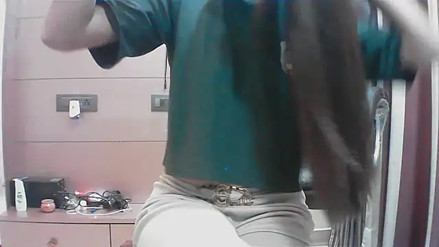 Snapshot of collage_hoty chatting on 15, 11, 2025 collage hoty online show from 15, 11, 2025