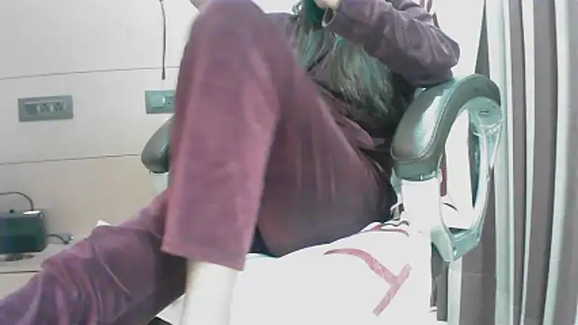 Snapshot of collage_hoty chatting on 16, 12, 2025 collage hoty online show from 16, 12, 2025