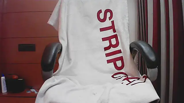 Snapshot of collage_hoty chatting on 17, 12, 2025 collage hoty online show from 17, 12, 2025