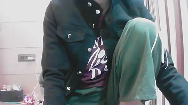 Snapshot of collage_hoty chatting on 18, 11, 2025 collage hoty online show from 18, 11, 2025