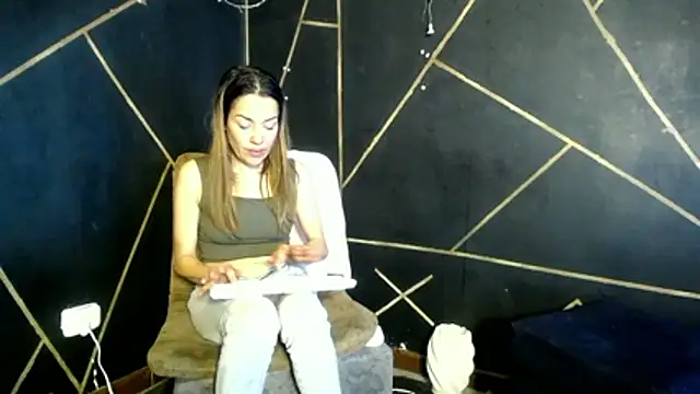 camilawm19 online show from 14, 4, 2026