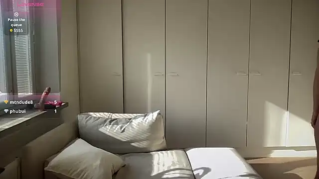 MilkyHoneyLullabies online show from 23, 3, 2026