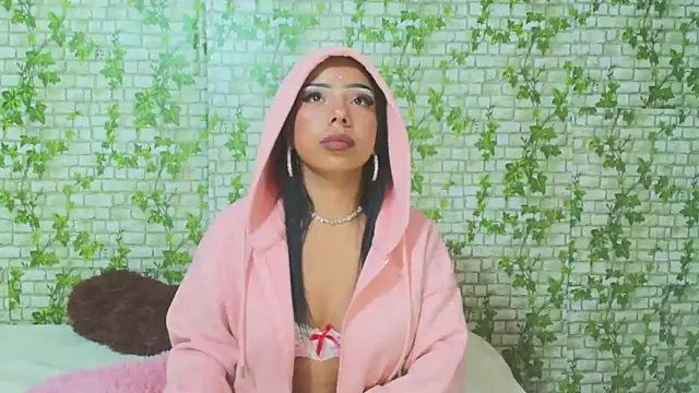 Snapshot of DafneMillers chatting on 8, 3, 2025 DafneMillers online show from 8, 3, 2025