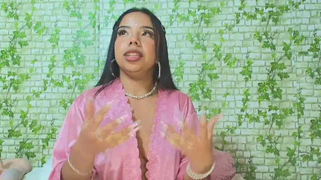 Snapshot of DafneMillers chatting on 5, 3, 2025 DafneMillers online show from 5, 3, 2025