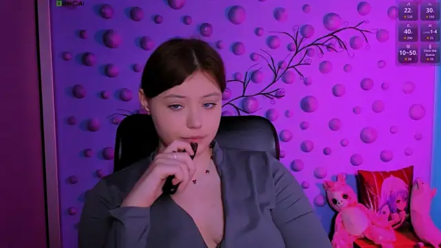 Snapshot of nikole_kitt chatting on 5, 2, 2026 nikole kitt online show from 5, 2, 2026