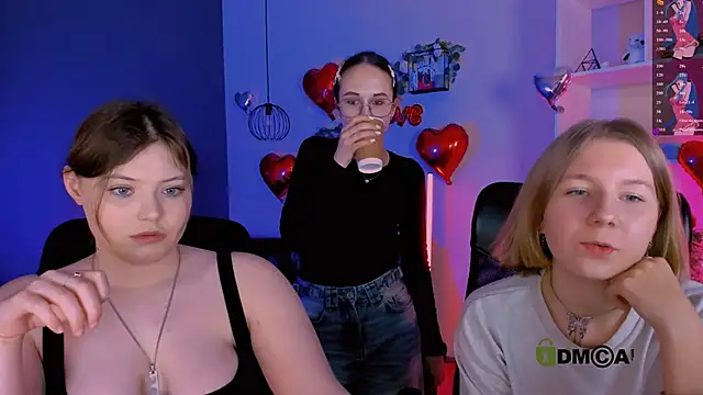 Snapshot of nikole_kitt chatting on 24, 2, 2026 nikole kitt online show from 24, 2, 2026