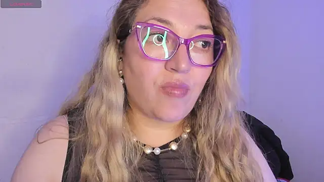 Naty Mature  online show from 30, 4, 2026
