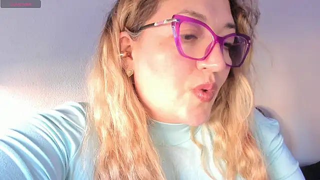 Naty Mature  online show from 11, 5, 2026