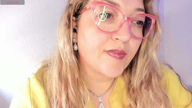 Naty Mature  online show from 7, 4, 2026