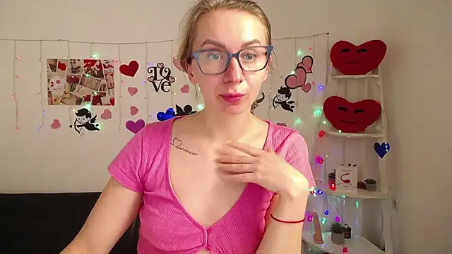 Snapshot of VasilisaSii chatting on 12, 3, 2025 VasilisaSii online show from 12, 3, 2025