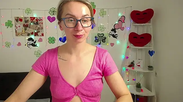 Snapshot of VasilisaSii chatting on 22, 3, 2025 VasilisaSii online show from 22, 3, 2025