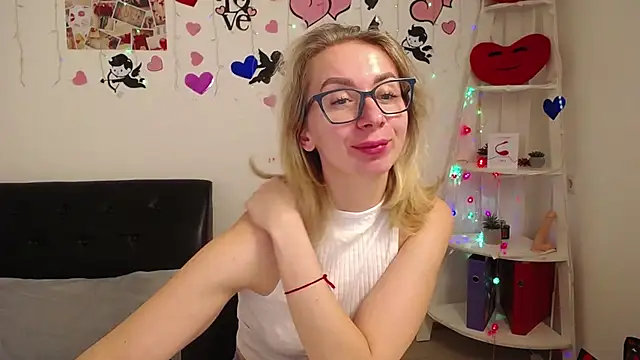 Snapshot of VasilisaSii chatting on 3, 3, 2025 VasilisaSii online show from 3, 3, 2025