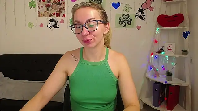 Snapshot of VasilisaSii chatting on 15, 3, 2025 VasilisaSii online show from 15, 3, 2025