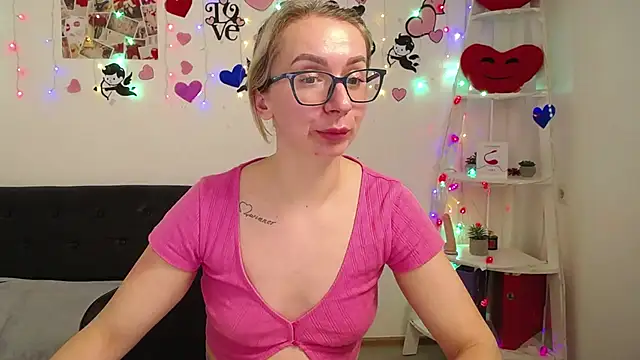 Snapshot of VasilisaSii chatting on 12, 3, 2025 VasilisaSii online show from 12, 3, 2025