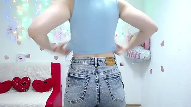 Snapshot of VasilisaSii chatting on 12, 9, 2025 VasilisaSii online show from 12, 9, 2025