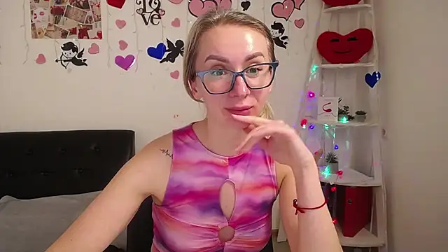 Snapshot of VasilisaSii chatting on 24, 2, 2025 VasilisaSii online show from 24, 2, 2025