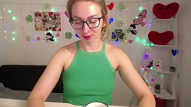 Snapshot of VasilisaSii chatting on 14, 3, 2025 VasilisaSii online show from 14, 3, 2025