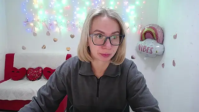 Snapshot of VasilisaSii chatting on 27, 9, 2025 VasilisaSii online show from 27, 9, 2025