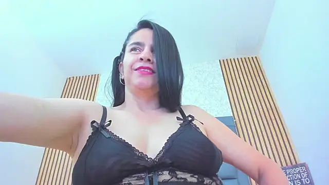 candela collinss online show from 14, 1, 2025