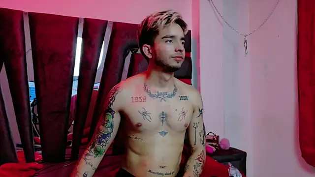 Snapshot of AliceandMax chatting on 18, 3, 2025 AliceandMax online show from 18, 3, 2025