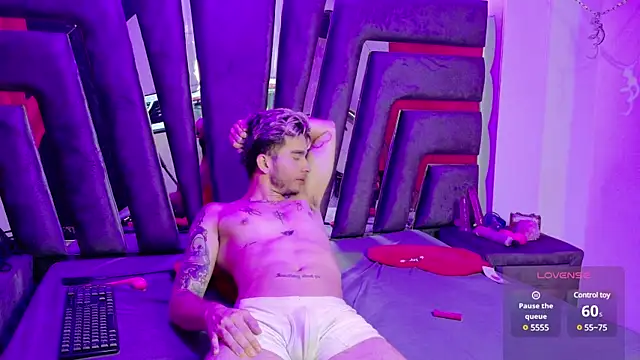 Snapshot of AliceandMax chatting on 21, 3, 2025 AliceandMax online show from 21, 3, 2025