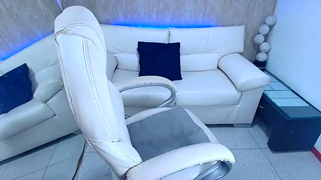 Snapshot of meggan_77 chatting on 19, 3, 2025 meggan 77 online show from 19, 3, 2025