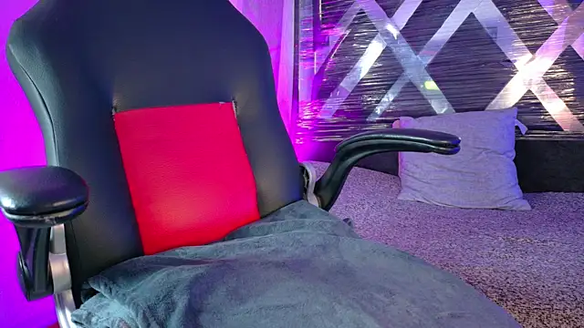 meggan 77 online show from 5, 4, 2026