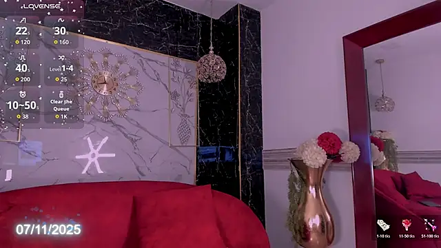 Keila Mendoza online show from 8, 11, 2025