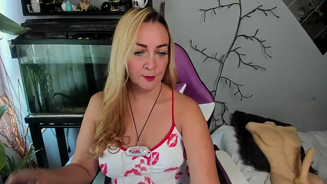 karen mature69 online show from 14, 9, 2025