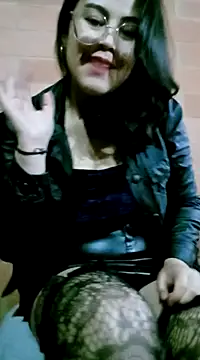 lara moon25 online show from 1, 1, 2025