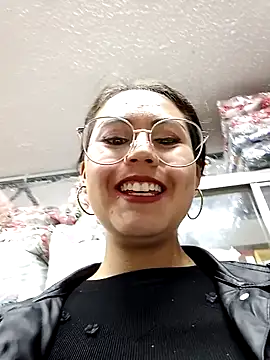 lara moon25 online show from 3, 1, 2025